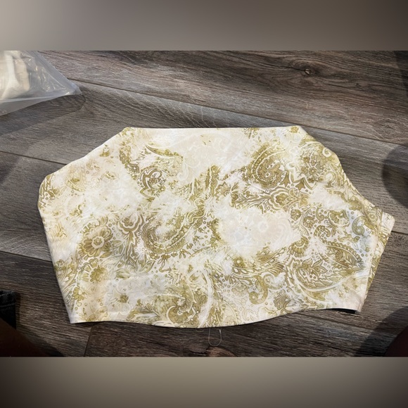 Cropped Chain Tank - Picture 2 of 3